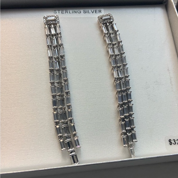 sterling silver Jewelry - 🔥SALE🔥NWT🔥BUY IT NOW 🔥Sterling Silver Cubic Zirconia Dangle Earrings.